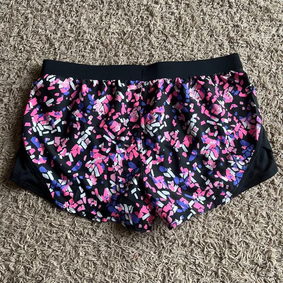 NWT! Under Armour Girl's Fly By Printed Black Shorts Size XL (18-20 Big Kid) - Picture 2 of 4